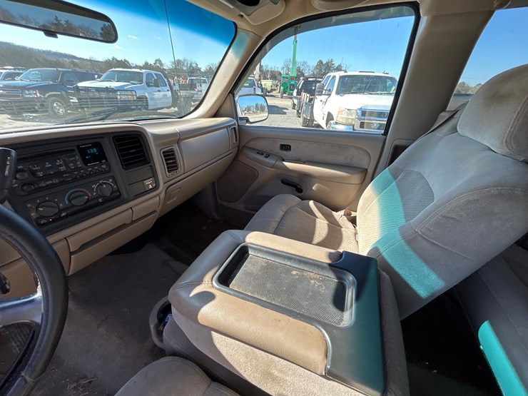 2001-chevrolet-1500-image-9