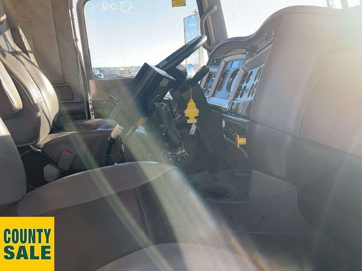 2019-kenworth-t800-image-15