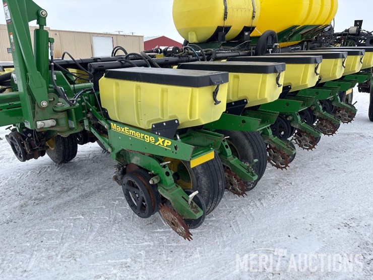 2013-john-deere-1770nt-image-13