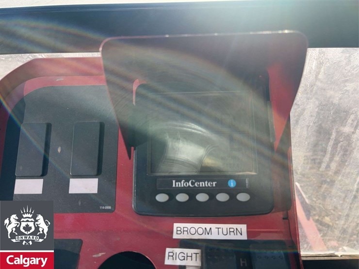 toro-31590n.-4x4-mower-image-14