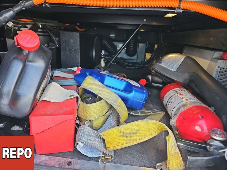 2024-peterbilt-579-image-55