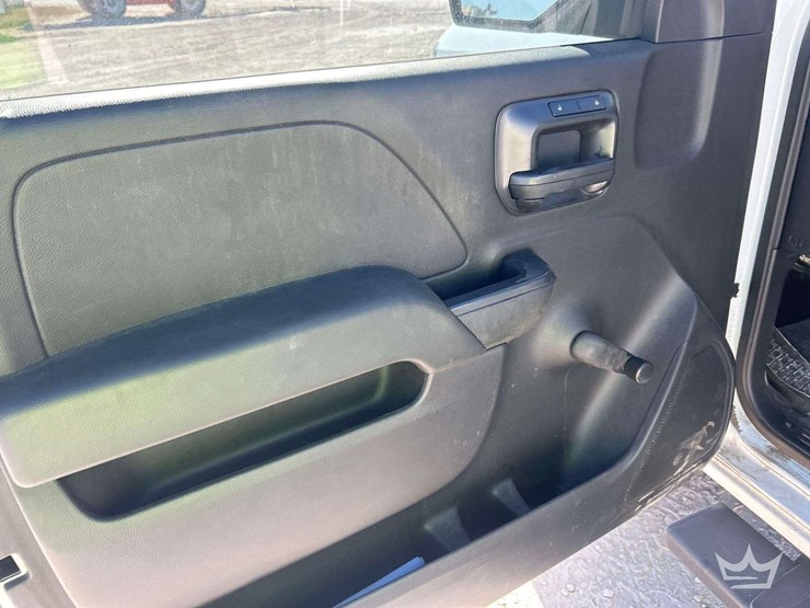 2016-chevrolet-silverado-1500-image-11