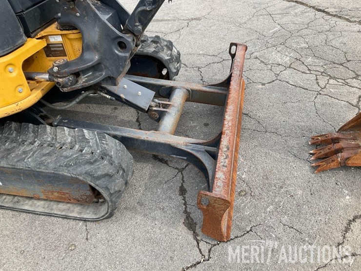 2019-deere-30g-image-28