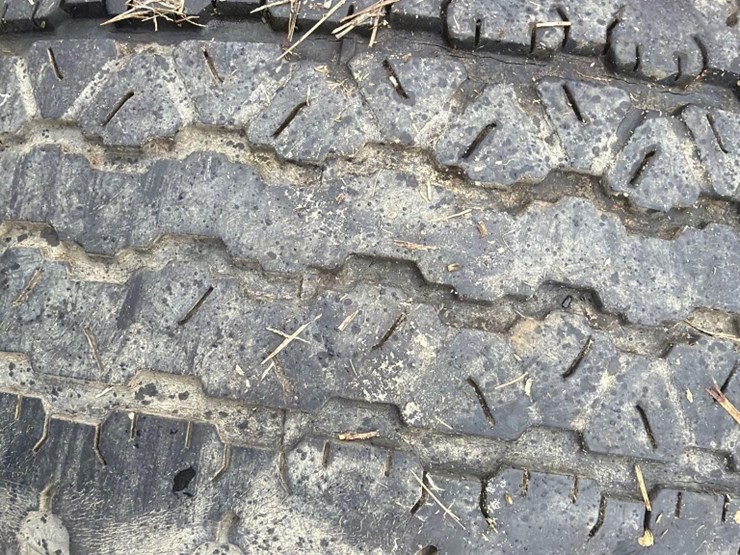 new-stoltzfus-16'-slant-bar-feed-wagon-image-5