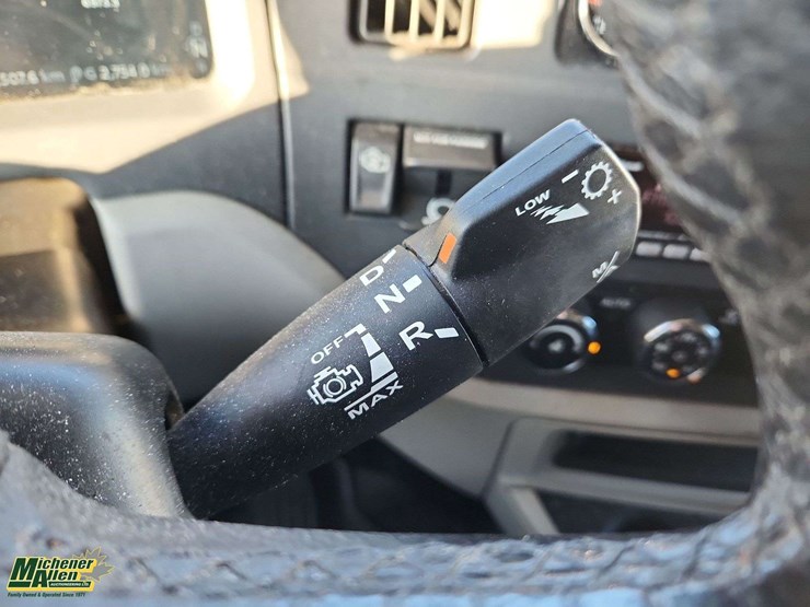 2024-peterbilt-579-image-29