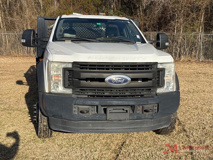 2017-ford-f550-xl-image-5