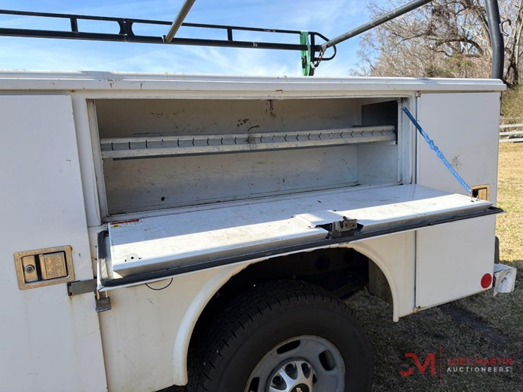 2013-chevrolet-2500-image-12