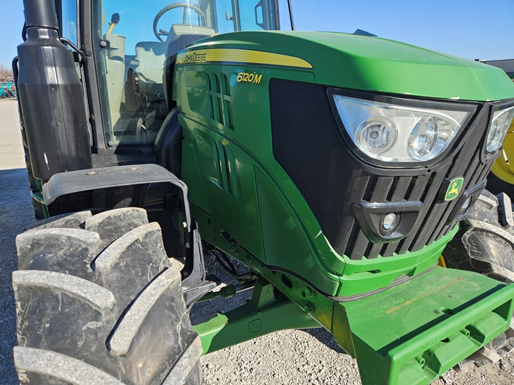 2019-john-deere-6120m-image-19
