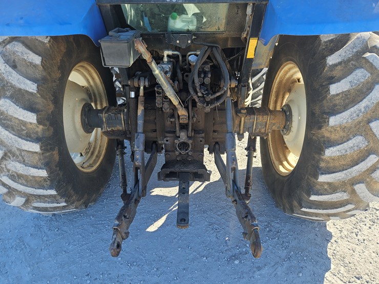 new-holland-ts110-image-11