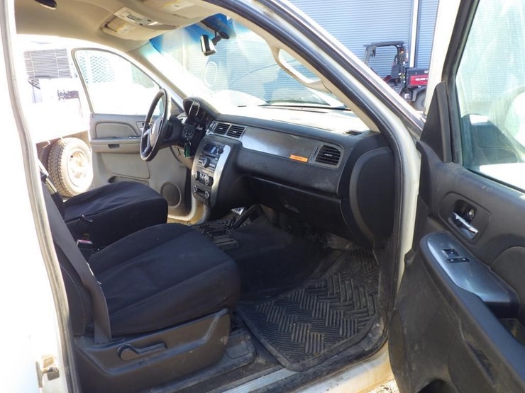 2007-chevrolet-suburban-image-6