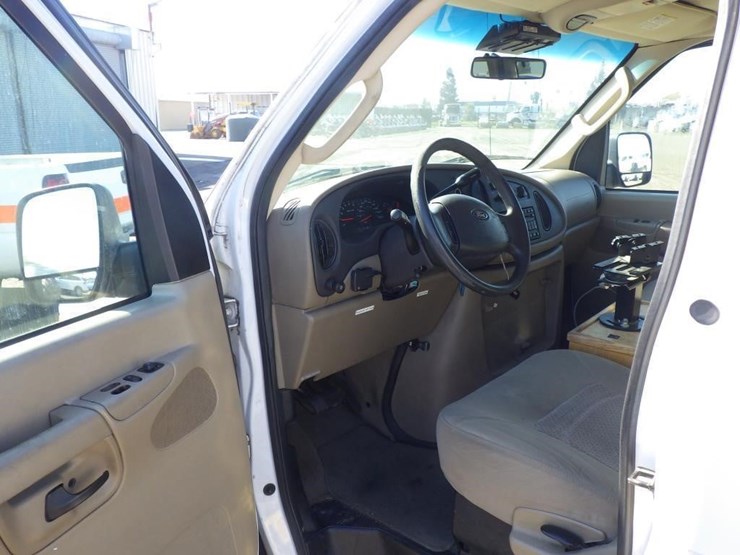 2006-ford-cargo-image-5