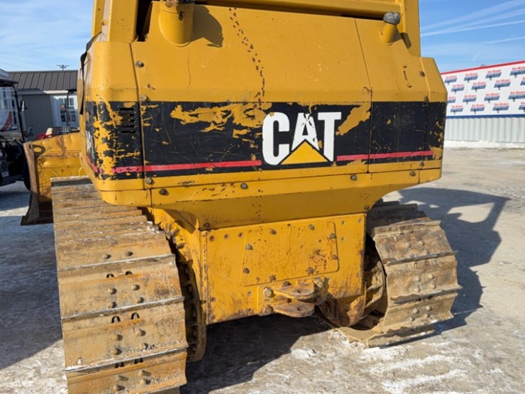 2005-caterpillar-d4g-xl-image-17
