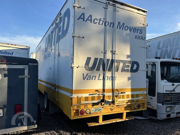 2001-international-4700-image-21