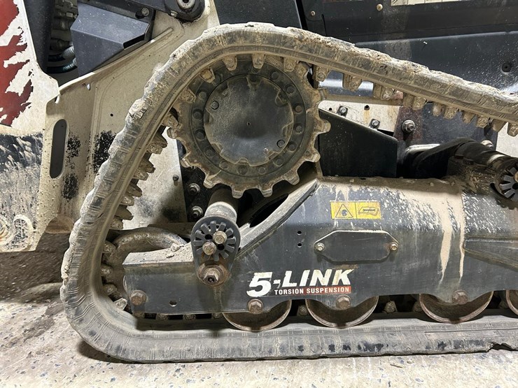 2020-bobcat-t76-image-13