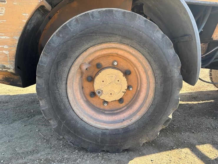 case-21e-wheel-loader-image-16