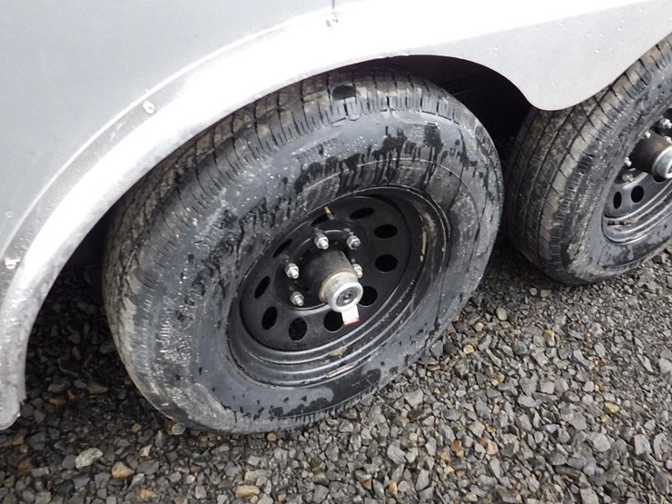 2026-royal-larct52-826v-86-t/a-enclosed-trailer-image-17