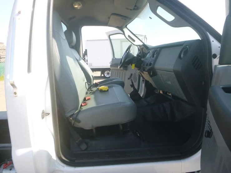 2013-ford-f650-image-13