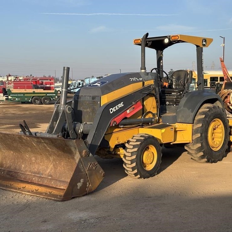 2020 DEERE 210L
