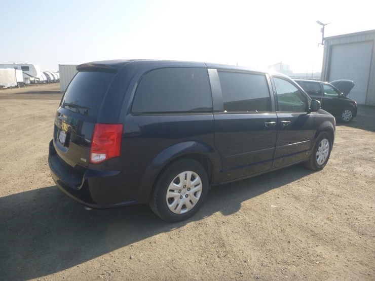 2015-dodge-grand-caravan-image-3