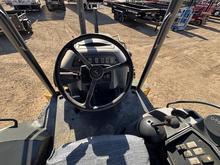 2010-deere-310j-image-33