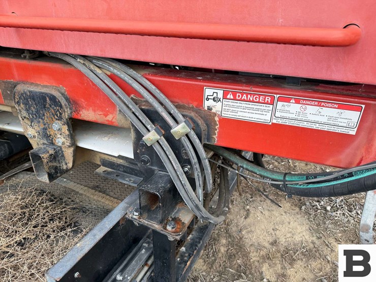 2010-new-holland-2010-image-48