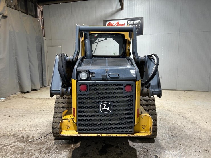 2015-deere-323e-image-3