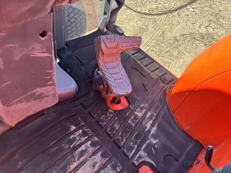 kubota-l4760d-image-35