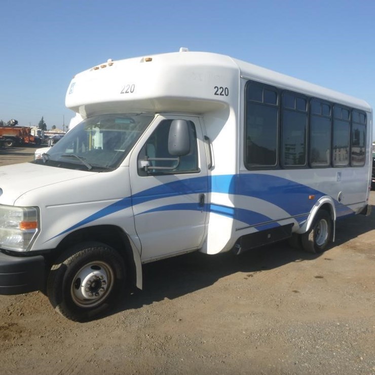 2014 FORD E450