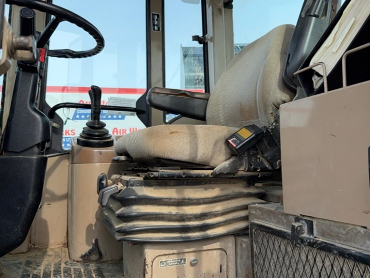 1983-john-deere-444h-image-29