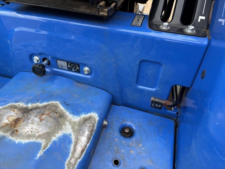 2021-new-holland-workmaster-25-image-33