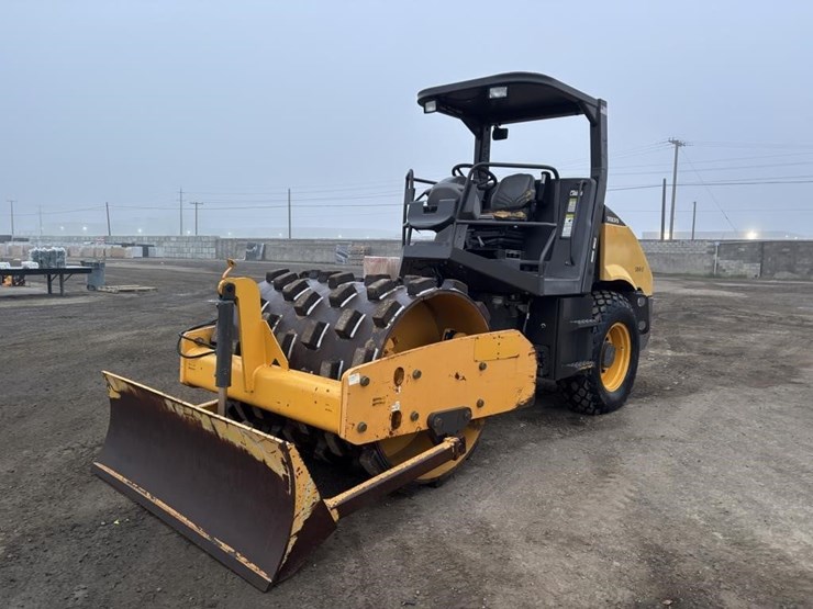 2013-volvo-sd75-image-1