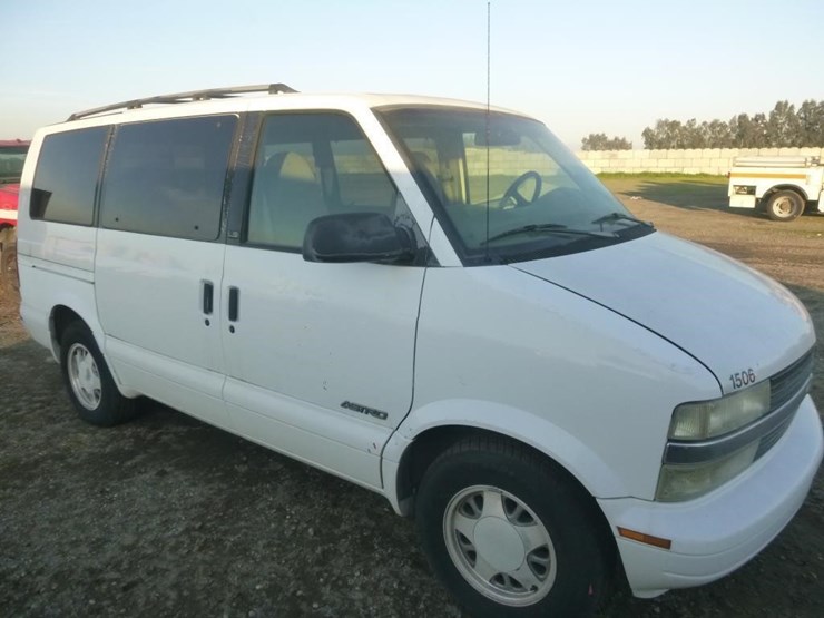 2000-chevrolet-astro-image-2