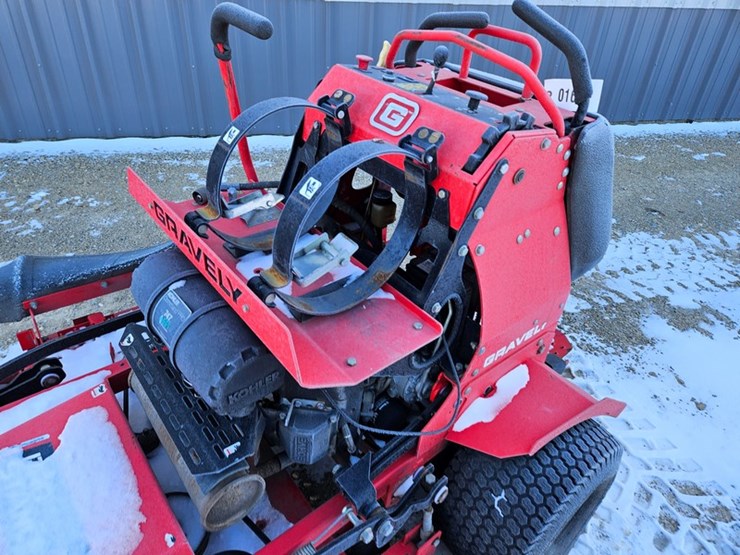 #160-•-gravely-pro-stance-60-stand-up-zero-turn-mower-image-13