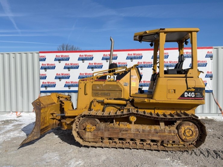 2005-caterpillar-d4g-xl-image-18