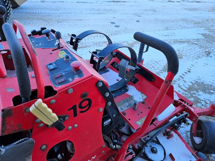 #161-•-gravely-pro-stance-60-stand-up-zero-turn-mower-image-20