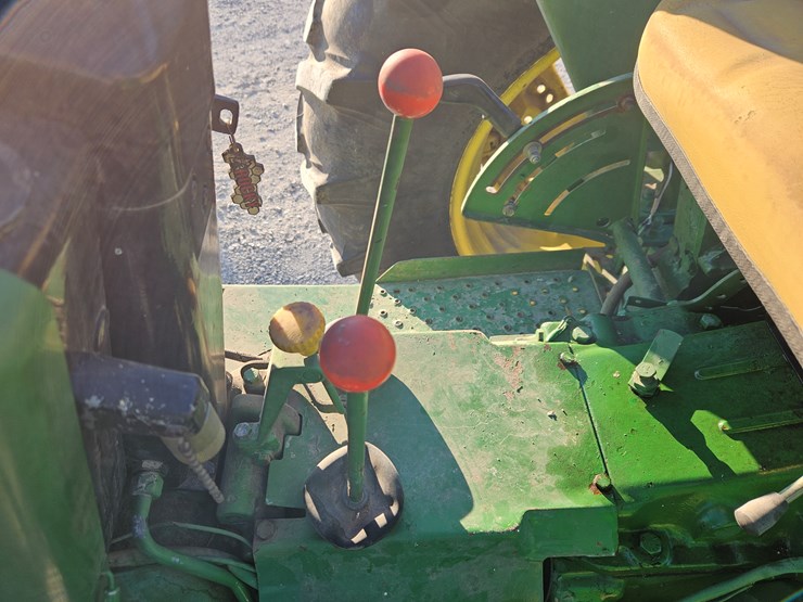 1983-john-deere-2550-image-14