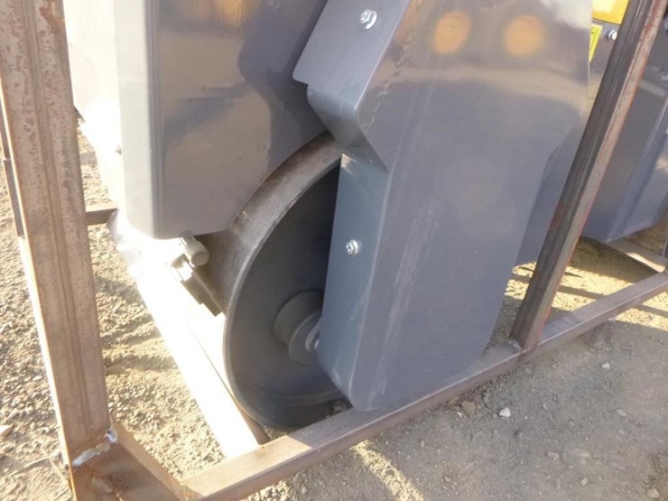 sdlool-sl1000-tandem-vibratory-roller-image-7