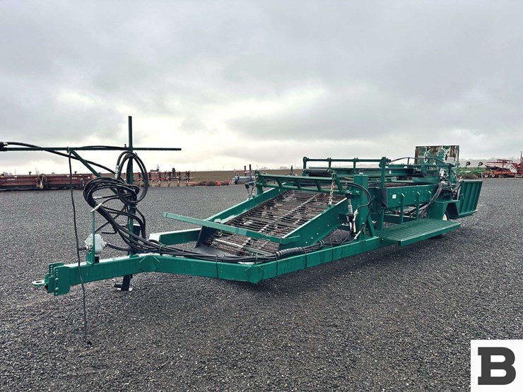 2022-willsie-2-row-sweet-potato-harvester---moses-lake,-wa-image-1