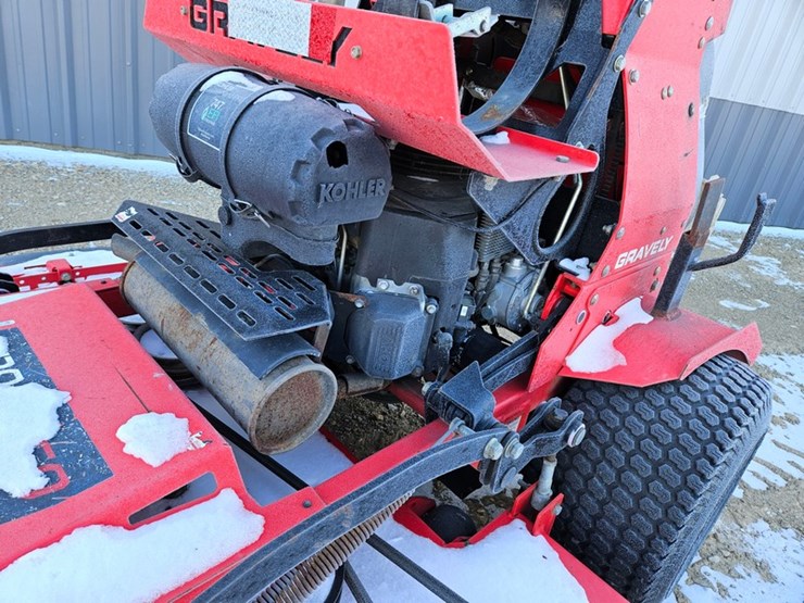 #161-•-gravely-pro-stance-60-stand-up-zero-turn-mower-image-14