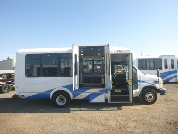 2014-ford-e450-image-6