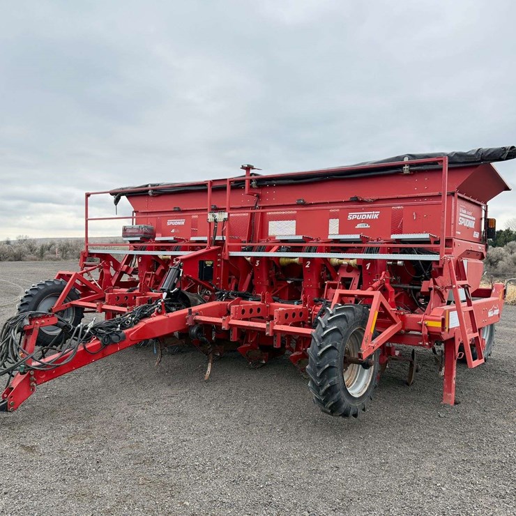 Spudnik 8560 Potato Planter - Eltopia, WA