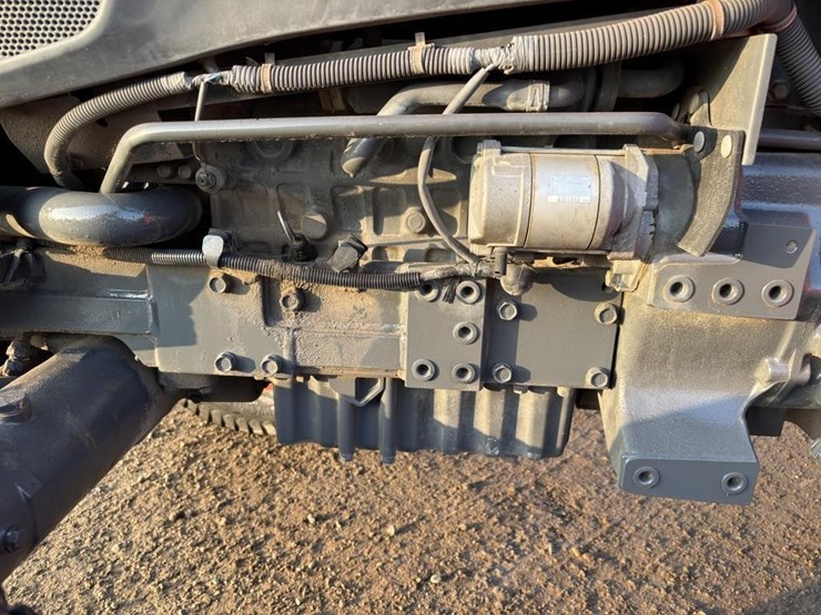 2017-kubota-l4701d-image-37