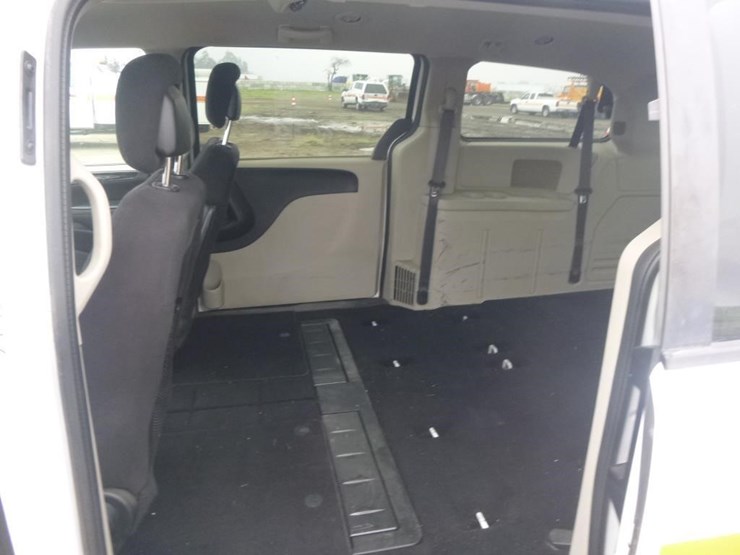 2014-dodge-grand-caravan-image-9