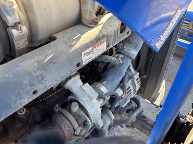 2017-new-holland-workmaster-40-image-52