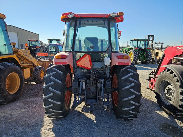 2010-kubota-m7040-image-17