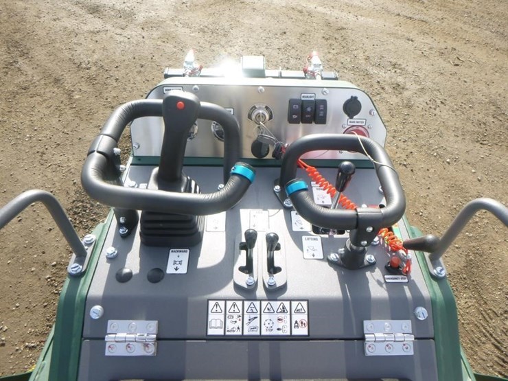 2026-kubota-d1703-image-17