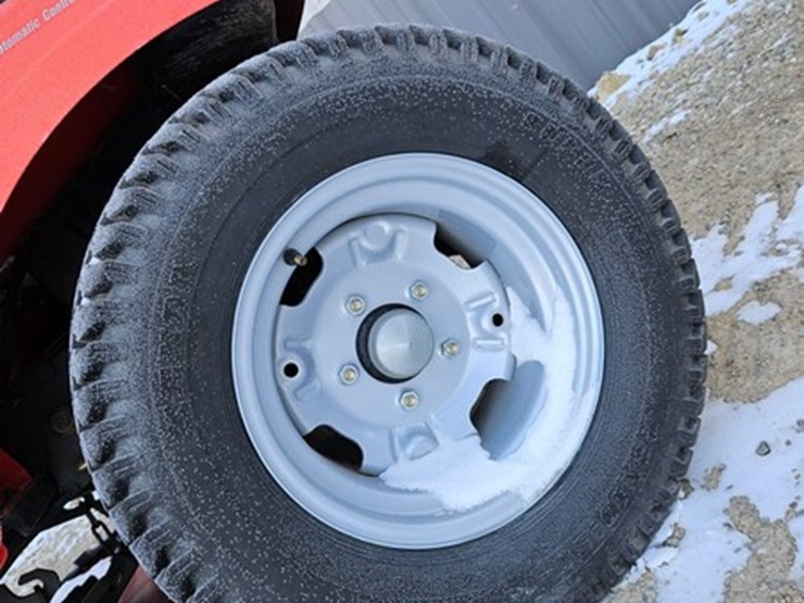 #144-•-simplicity-conquest-lawn-tractor-image-24