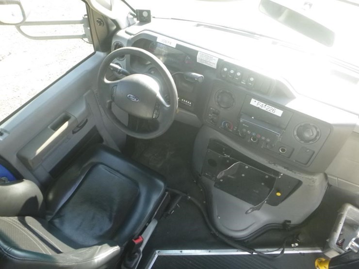 2014-ford-e450-image-8