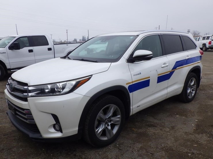 2017-toyota-highlander-image-1