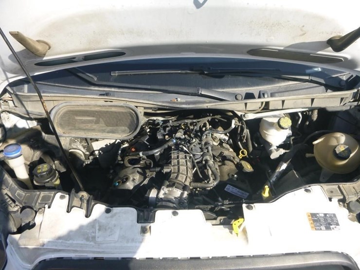 2019-ford-transit-image-19